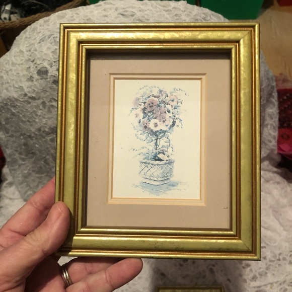 Art In Motion 'Pansies Topiary' Print and ‘English Cottage’ print - Picture 2 of 14